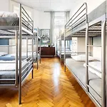 Das Hostel 旅馆 *