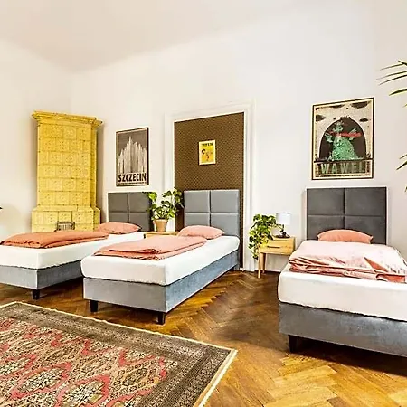 Das Hostel Хостел *