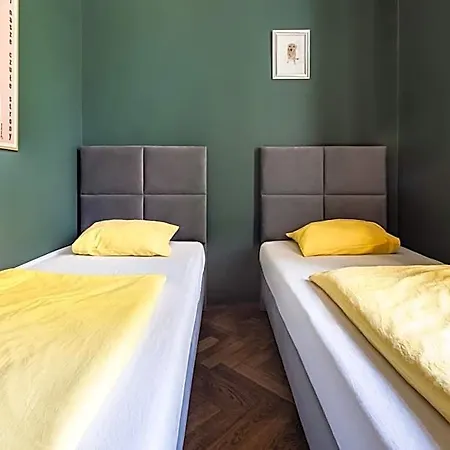Das Hostel Хостел