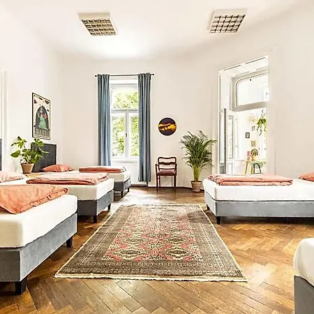 Das Hostel Хостел
