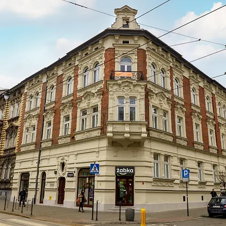 Das Hostel 호스텔 *